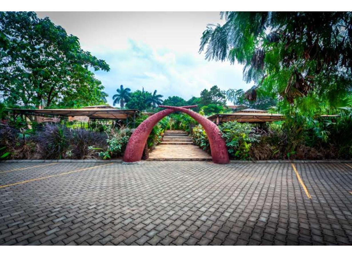 African Tribe Hotel 4*